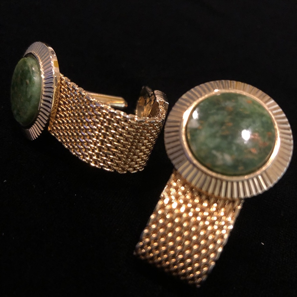 Hickok Cuff Links with Gold Mesh Straps; Jade-like Green Stone